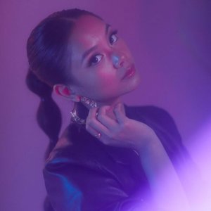 Ylona Garcia