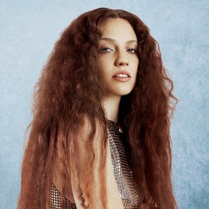 Jess Glynne